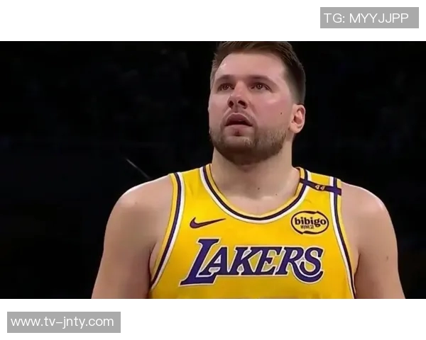 霍里直言东契奇比赛中频繁造犯规策略裁判不吹他就持续尝试 霍里直言东契奇比赛中频繁造犯规策略裁判不吹他就持续尝试