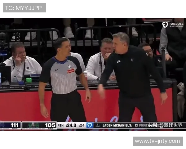 芬奇怒斥裁判漏判两次直言你心知肚明场边气氛紧张