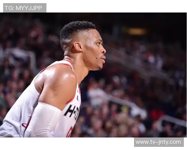 梅里尔半场表现出色三分球命中率高达60贡献10分2篮板1助攻 梅里尔半场表现出色三分球命中率高达60贡献10分2篮板1助攻